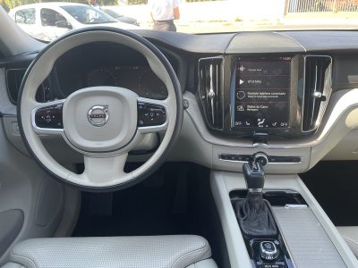 VOLVO XC 60 T5 INSCRIPTION 2.0 TB 16