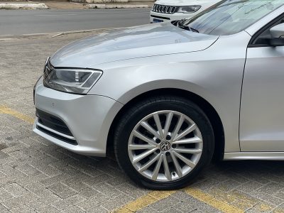 VOLKSWAGEN JETTA COMFORTLINE 2.0 8V AUT