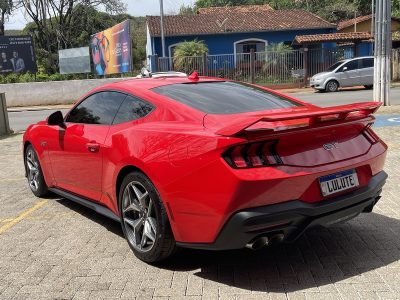 FORD MUSTANG PERFORMANCE GT V8 5.0